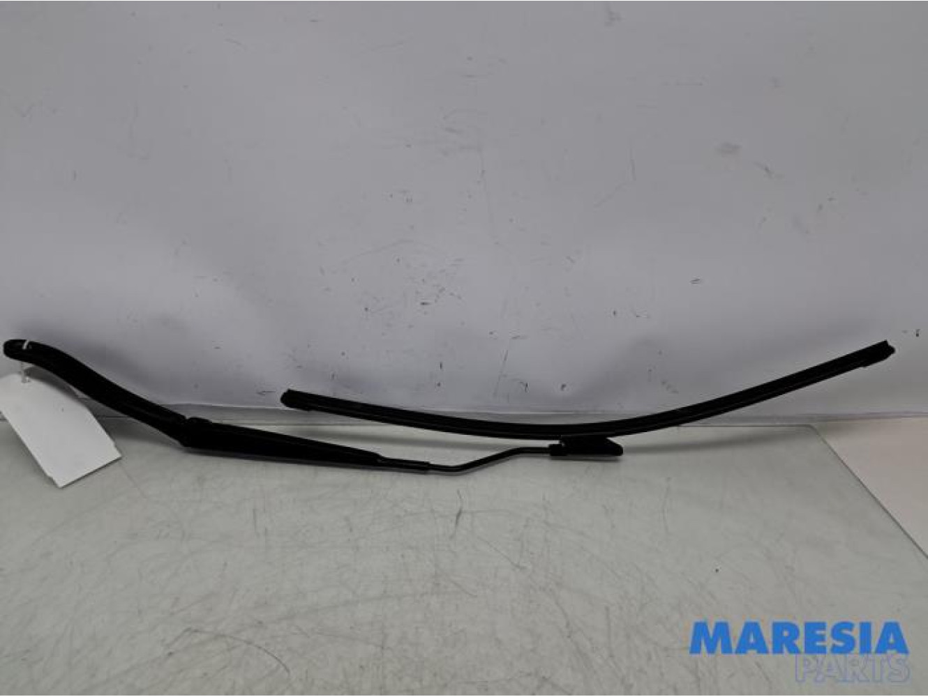 Renault - Megane - Ruitenwisserarm voor