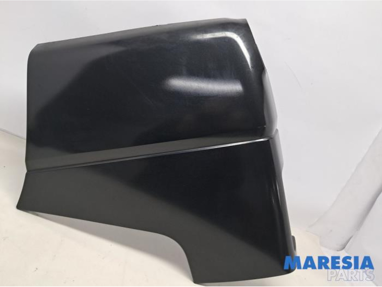 Renault - Trafic - Elément pare-chocs arrière droit