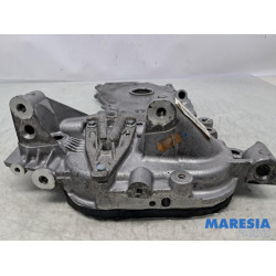 Renault - Clio - Couvercle de distribution