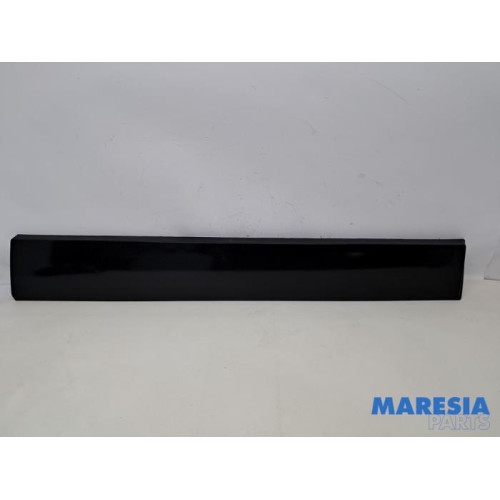 Renault - Trafic - Zierleiste