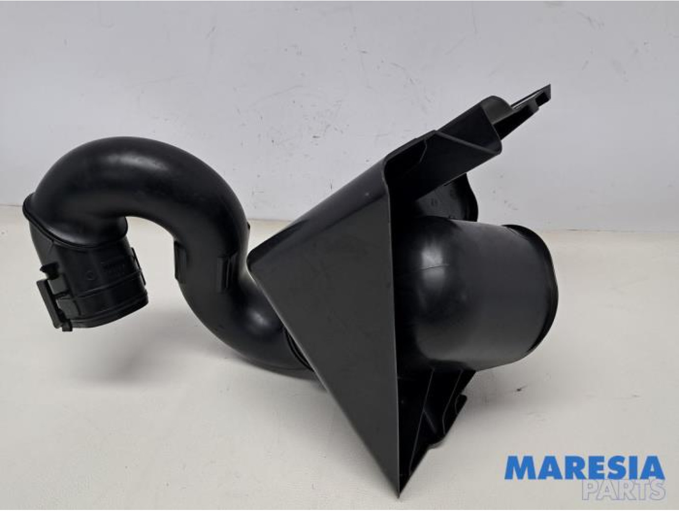 Renault - Trafic - Ansaugschlauch Luft