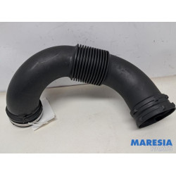 Renault - Trafic - Aanzuigslang Lucht