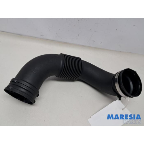 Renault - Trafic - Air intake hose