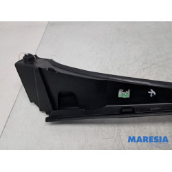 Renault - Trafic - Voorruitlijst