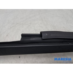 Renault - Trafic - Voorruitlijst