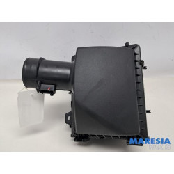 Renault - Trafic - Luchtfilterhuis