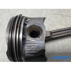 Renault - Clio - Connecting rod