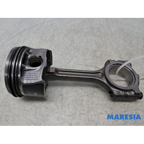 Renault - Clio - Connecting rod