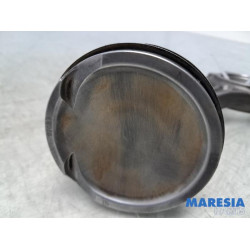 Renault - Clio - Connecting rod