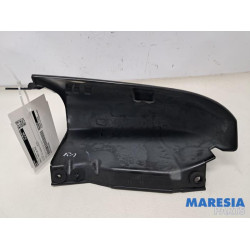 Renault - Trafic - C-stijl afdekkap rechts