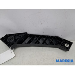 Renault - Trafic - Front part support