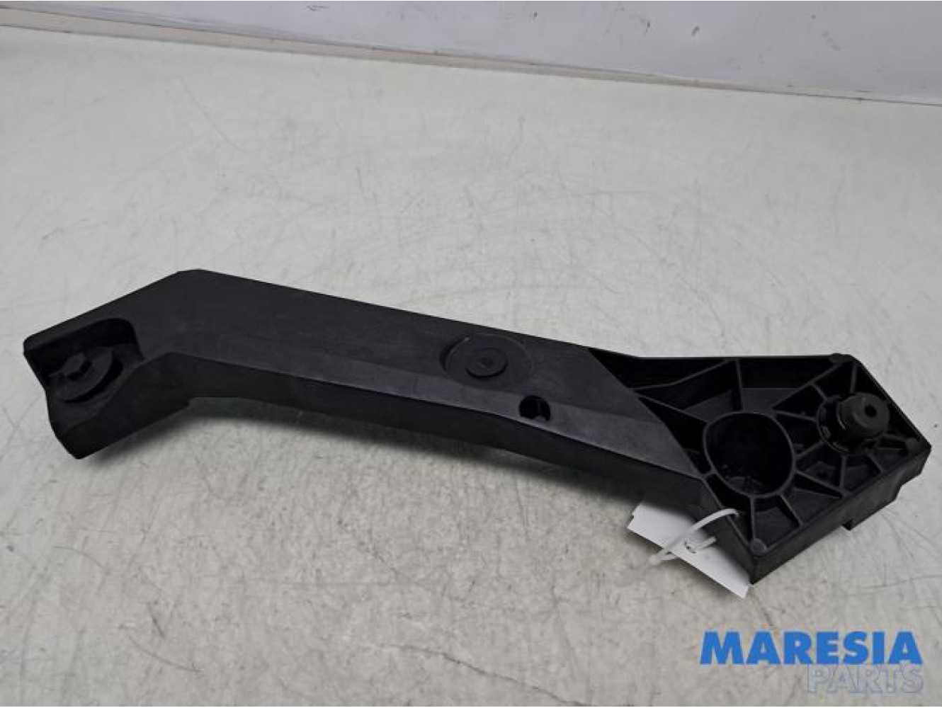 Renault - Trafic - Front part support