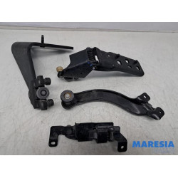 Renault - Trafic - Schuifdeurrol rechts