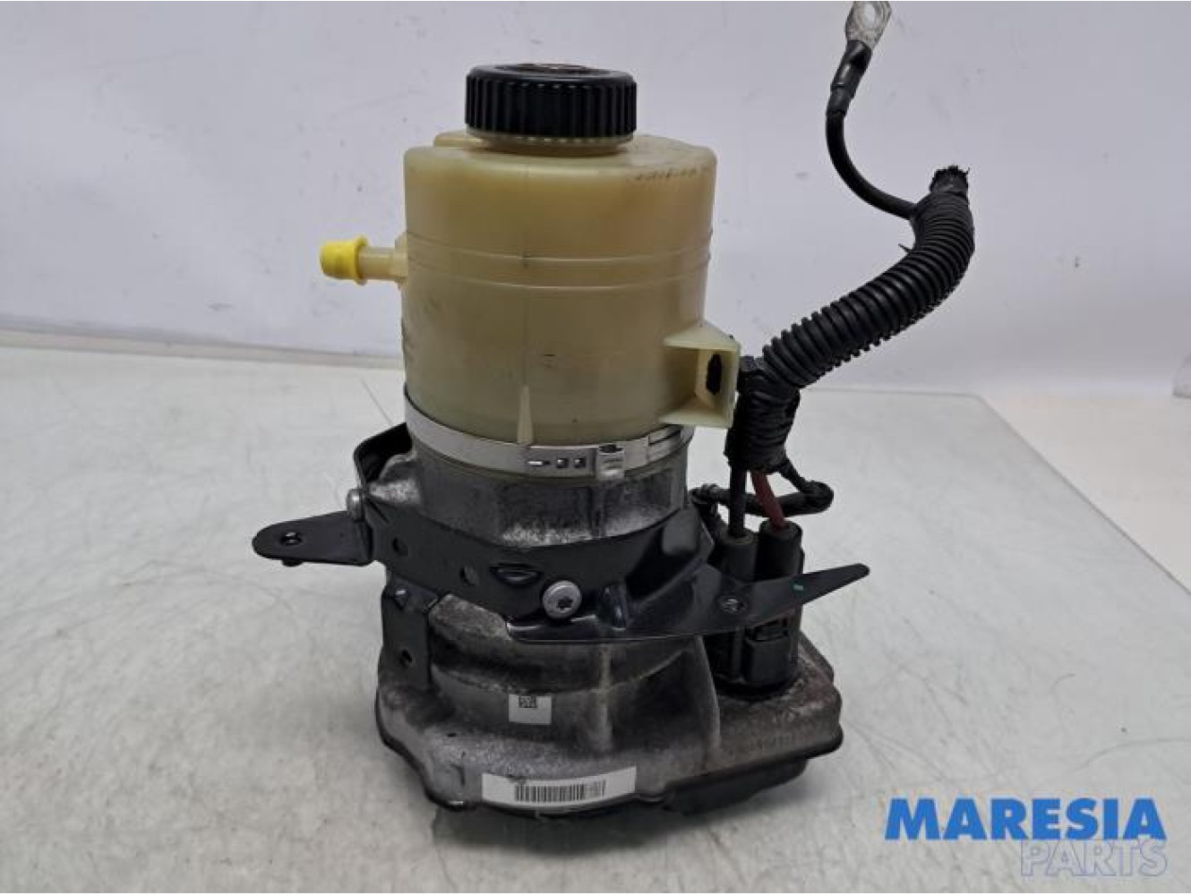 Renault - Trafic - Lenkkraftverstärker Pumpe