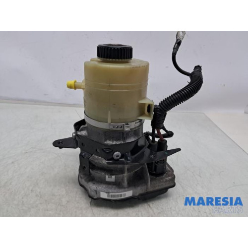 Renault - Trafic - Lenkkraftverstärker Pumpe