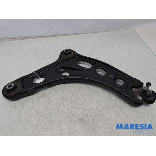 Renault - Trafic - Front lower wishbone, right