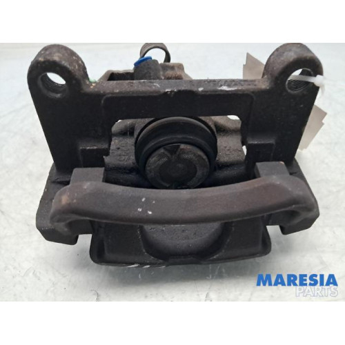 Renault - Trafic - Remklauw (Tang) links-achter