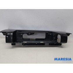 Renault - Trafic - Rücklichtrahmen links