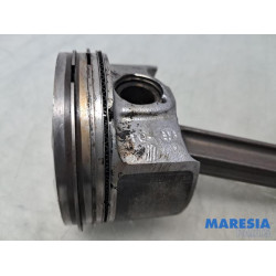 Renault - Megane - Connecting rod