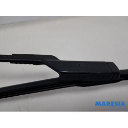 Renault - Trafic - Front wiper arm