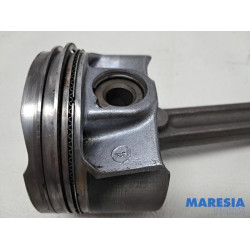 Renault - Megane - Zuiger