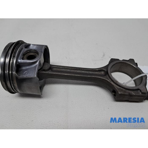 Renault - Megane - Zuiger