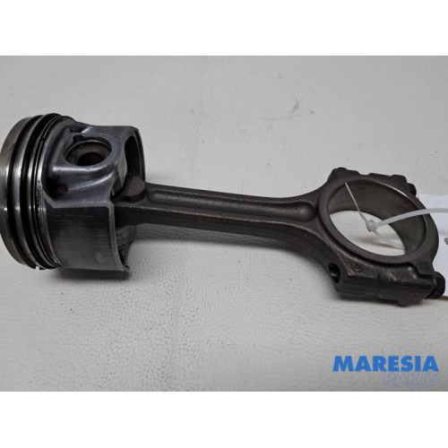 Renault - Megane - Zuiger