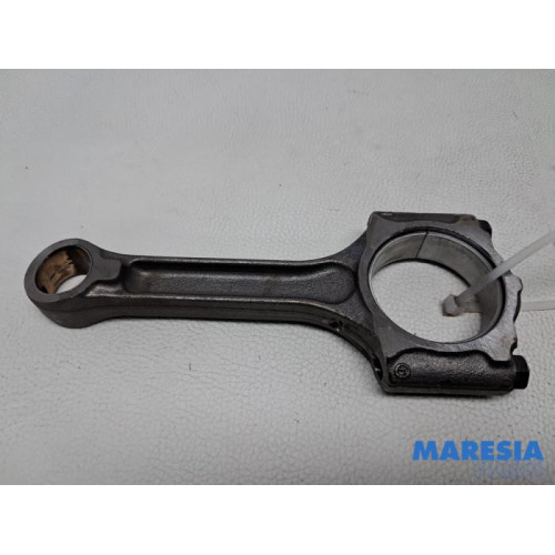 Renault - Megane - Drijfstang