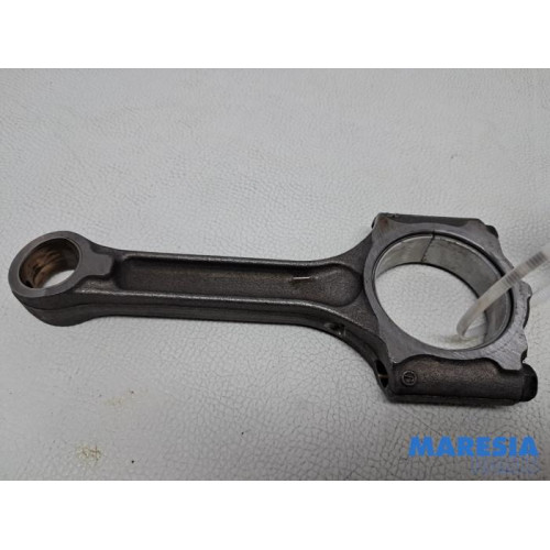 Renault - Megane - Connecting rod