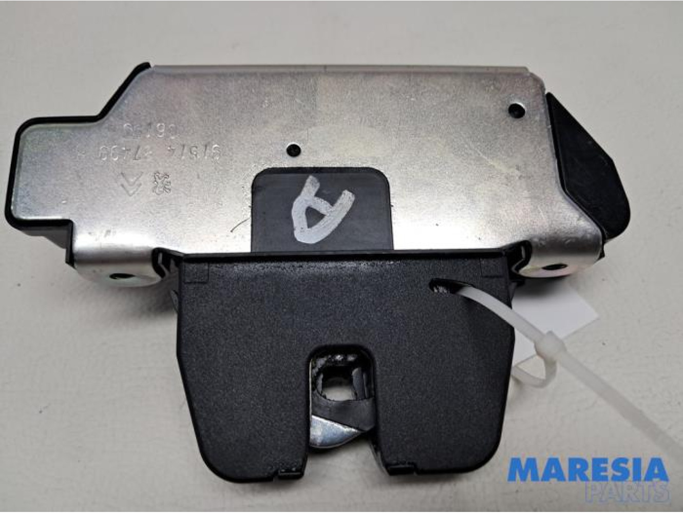 Citroen - C3 - Tailgate lock mechanism