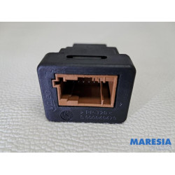 Peugeot - 308 - Kaartlezer (slot)