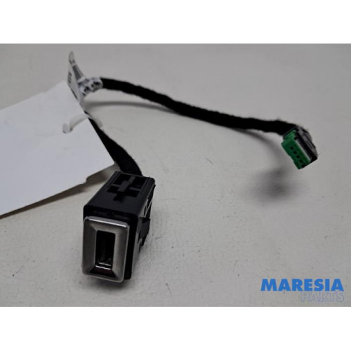 Peugeot - 308 - AUX / USB-Anschluss