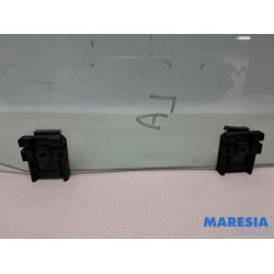 Peugeot - 308 - Rear door window 4-door, left