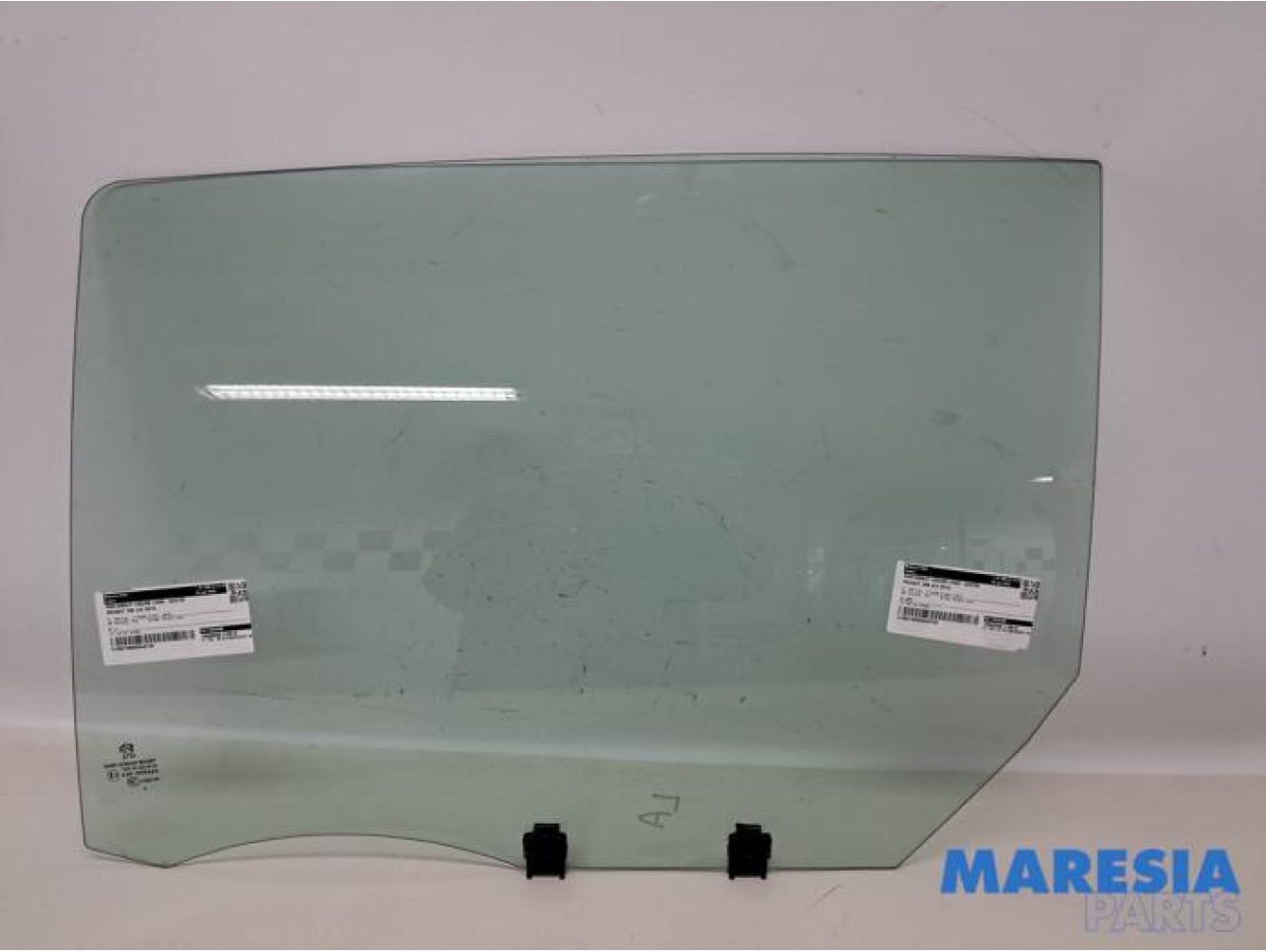 Peugeot - 308 - Rear door window 4-door, left
