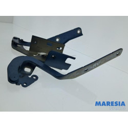 Citroen - C4 Picasso - Bonnet Hinge