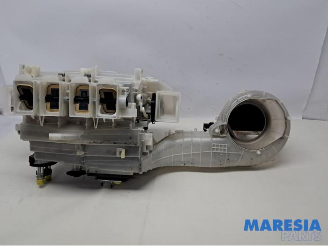 Citroen - C4 Picasso - Heater housing