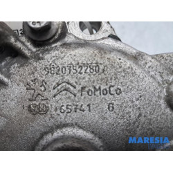 Peugeot - Expert - Support pompe diesel