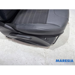 Peugeot - 2008 - Sitz rechts