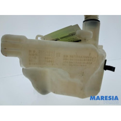 Citroen - C4 Picasso - Front windscreen washer reservoir