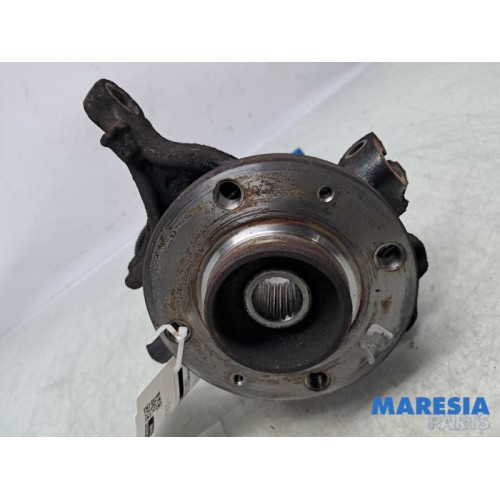 Citroen - C3 - Fusee links-voor