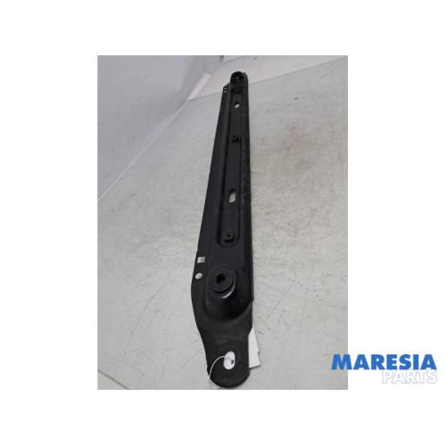 Citroen - Berlingo - Radiateurbalk