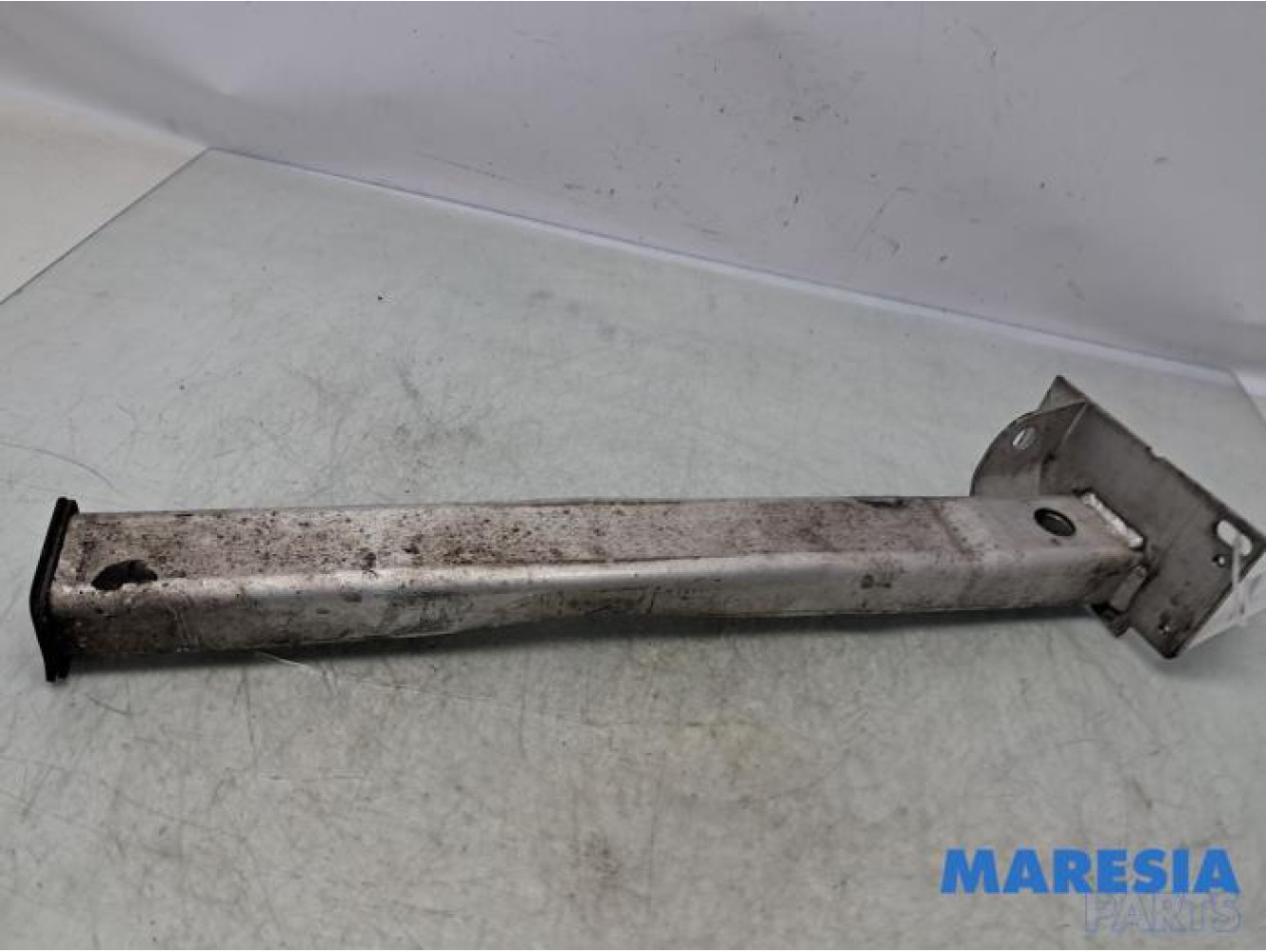 Citroen - Berlingo - Front wishbone support, right