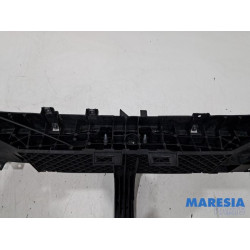 Renault - Trafic - Frontpaneel