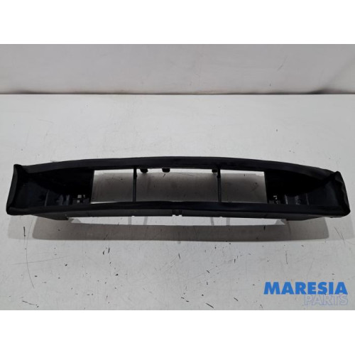 Renault - Trafic - Air funnel