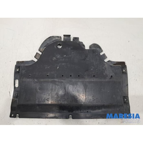 Renault - Trafic - Engine protection panel