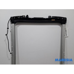 Peugeot - 2008 - Schiebehimmel Mechanik