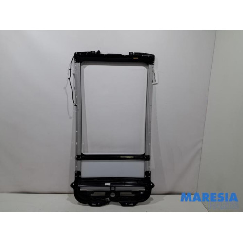 Peugeot - 2008 - Schiebehimmel Mechanik