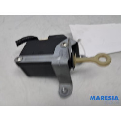 Peugeot - 107 - Mécanique de verrouillage hayon