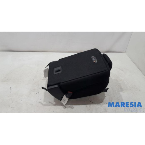 Peugeot - 308 - Rear seat