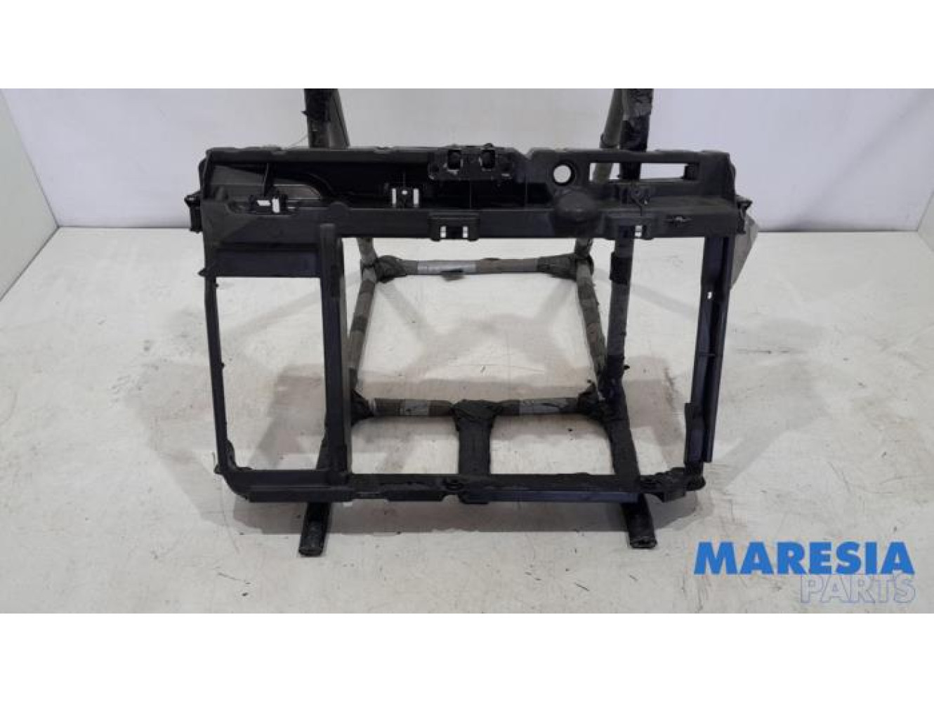 Peugeot - 208 - Front panel